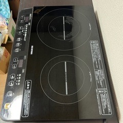 アイリスオーヤマ　2口IHコンロ  IHK-W1-B  専用台付の画像