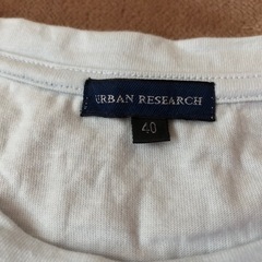 【着払い・現金受渡し可能】 URBAN RESEARCH 花柄Tシャツとデニムパンツセット Mの画像
