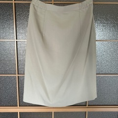 レディーススーツの画像