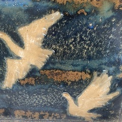 陶版絵画　大皿　つがい鶴　陶芸家寺田みのる作の画像