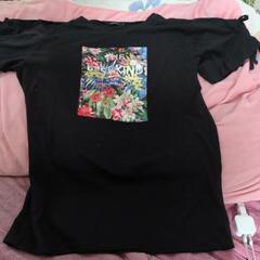 3L 黒のTシャツ　そでリボン