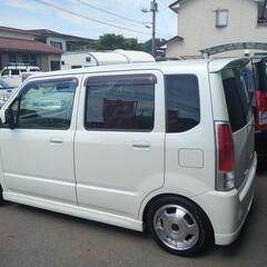 ワゴンＲ 白 軽〜くカスタム 車高短アルミホイールの画像
