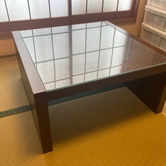 ガラスローテーブル