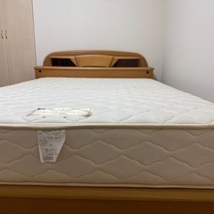 引越しのため格安出品！ダブルベッド フランスベッド　フレーム＋高級マットレス付きの画像