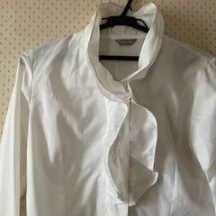 美品　扱いやすいブラウスの画像