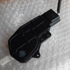 ダイハツL650S リヤ右　ドアロックアクチュエーターの画像