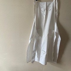 カットワークエプロン