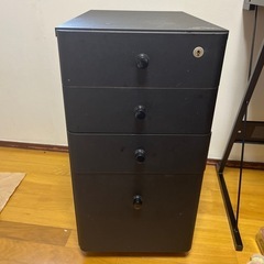 　引き出し　キャスター付き
キャビネット