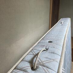 シモンズ セミダブルベッド マットレスの画像