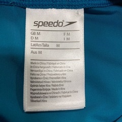 ☆ドバイモール購入☆新品Speedo ラッシュガード & O'Neill セットの画像