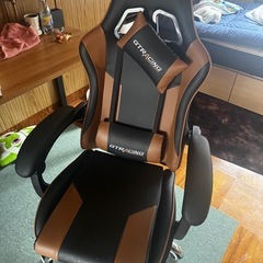 美品ゲーミングチェア