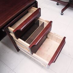 木製両袖デスク　カリモク　リユース品　値下げしました！　価格　35,750円の画像