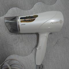 持ち運びにも！めちゃ軽ドライヤー