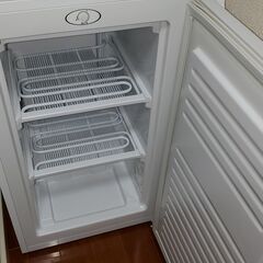 【無料・ジャンク】[山善] 冷えない冷凍庫　60L 小型 前開き 家庭用 3段ケース 2020年製　60L　YF-U60(W)の画像
