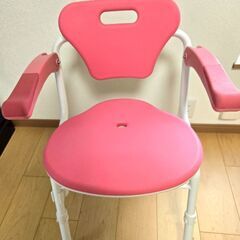 リッチェル 折りたたみシャワーチェア　肘掛け付ピンク