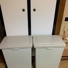 ゴミ箱　2個の画像