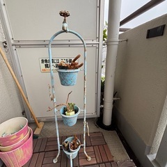 アンティーク風のお花置き