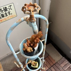 アンティーク風のお花置き3段の画像