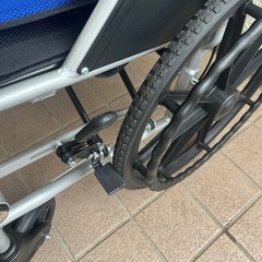 中古 車椅子　22インチ　ノーパンクタイヤの画像
