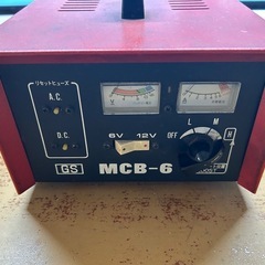 GS YUASA バッテリー充電器　