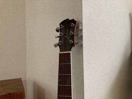 ギター美品 初心者セットチューナー・カポ・ケース・台付きJ-300A