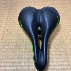 自転車サドル　スリムな設計