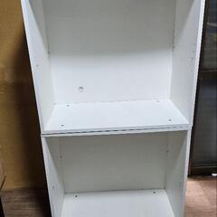収納力高め　白くてオシャレ　シェルフ　差し上げます
