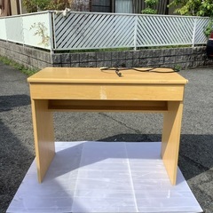 コンセント付きデスク