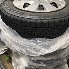 【お取引中】タイヤ　スタッドレス　ブリザックVRX2 165-70R14 TOYOTA純正ホイルカバー付き　4本の画像