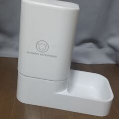 ペット用品　ウォーターサーバー　自動水飲み器　ネコちゃんイヌちゃん