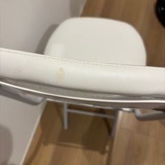 折りたたみイスの画像