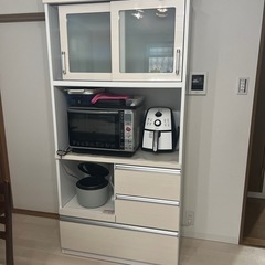 食器棚です