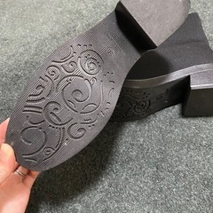 SHEIN　チャンキーヒールブーツの画像
