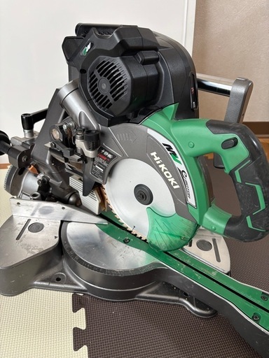 【激安、美品】ハイコーキ卓上丸鋸スライド（バッテリー×2、充電器付き）