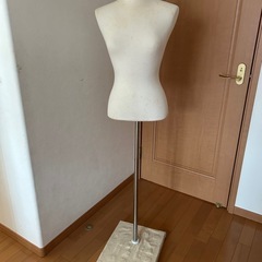 マネキン　トルソー