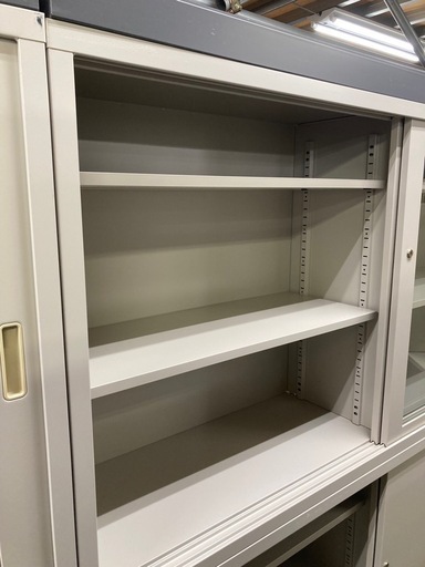 コクヨ 引き違い書庫 上下セット カギ有 ベース有 中古
