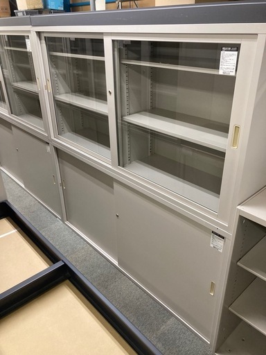コクヨ 引き違い書庫 上下セット カギ有 ベース有 中古