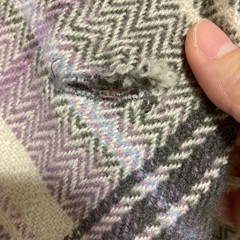 受け取り者決定　とめるところに穴の開いたストールの画像