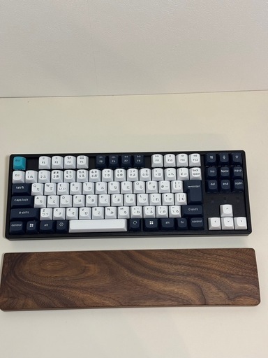 お好みで選択可★キーキャップアップグレード版keychron k8 pro★ パームレスト付き お好みで選択可☆キーキャップアップグレード版keychron k8 pro