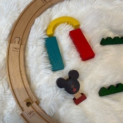 Disney KIDEA 木製列車とレールセットの画像