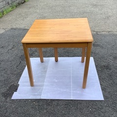 折り畳みテーブル