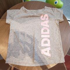adidas　サイズ130 グレー可愛いTシャツ👕🙆