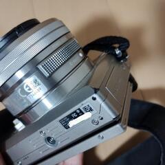 SONY ミラーレスカメラ　α6000ダブルズームキットの画像
