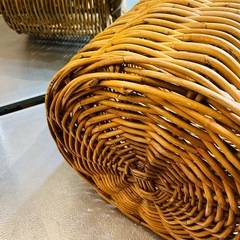 【武蔵小山店】 ラタン バスケット かご 籐かご 特大 収納 丸型バスケット ナチュラル雑貨 アジアン家具 インテリアバスケット おしゃれ ランドリーバスケット 大型バスケット かご収納 北欧風 竹かご 天然素材 籐製 かごバッグ　検　ビンテージ　レトロ　インテリア　A 【在庫2点】の画像