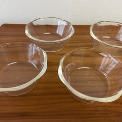 hario耐熱カスタードカップ  4個 ・iwaki 耐熱ヨーグルトカップ 5個 ・オルビス ガラスベジポット 漬物容器のセットの画像