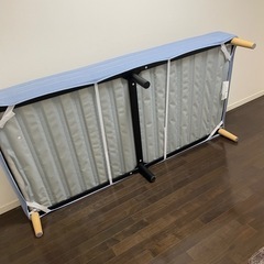 ニトリ セミダブルベッドの画像