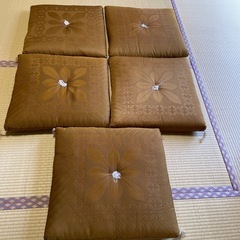 5月20日まで出品⭐︎無料です⭐︎  座布団（五個）
