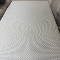 セミダブルベッドの画像