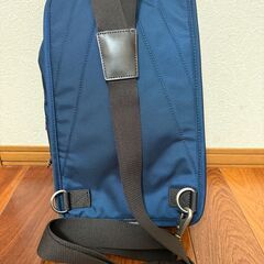 トゥミ TUMI ボディバッグ スリング morado sling pack ネイビー×ブラック【中古】の画像