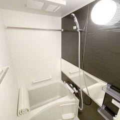 【墨田区★特集】都営大江戸線/両国駅 歩10分　築浅1Kマンション✨オートロック 室内洗濯置、シューズボックス システムキッチン、温水洗浄便座、脱衣所 エレベーター、洗面所独立、洗面化粧台 2口コンロ、駐輪場、宅配ボックス 防犯カメラ、ネット使用料不要 − 東京都